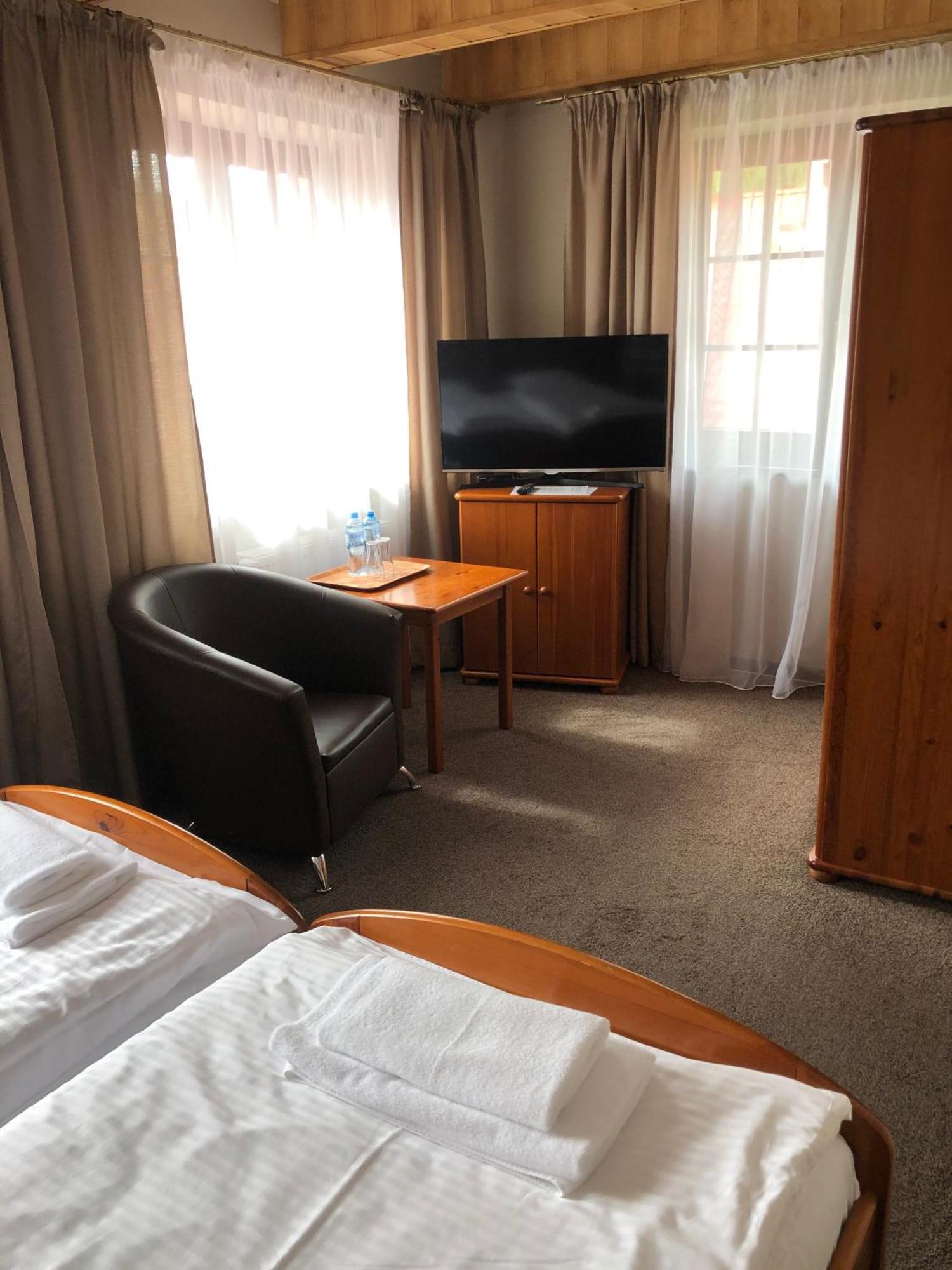 Hotel Krystyna シュチトノ エクステリア 写真